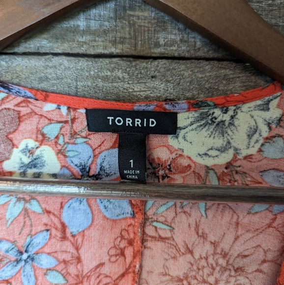 Torrid Crepe Tie Front Floral Kimono - Picture 7 of 9